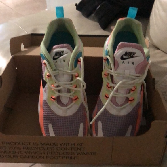 Nike size 11 BRAND NEW TRIED THEM ON HAVE HAD THEM IN THE BOX SINCE. - Picture 2 of 4